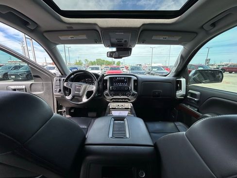 Used 2018 GMC Sierra 1500 SLT w/ Enhanced Driver Alert Package image 9
