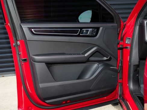 Certified 2023 Porsche Cayenne GTS AWD/4WD image 19