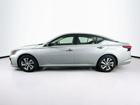 Used 2024 Nissan Altima 2.5 S FWD image 4