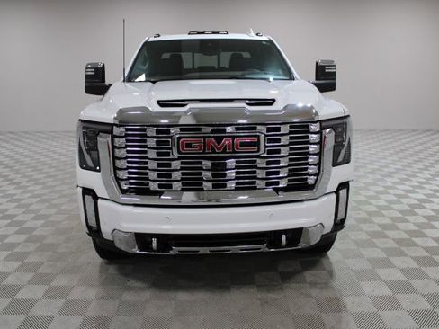 New 2026 GMC Sierra 2500 Denali w/ Denali Reserve Package image 7