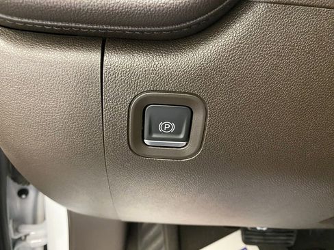 Used 2022 GMC Sierra 1500 Denali w/ Denali Premium Package image 30