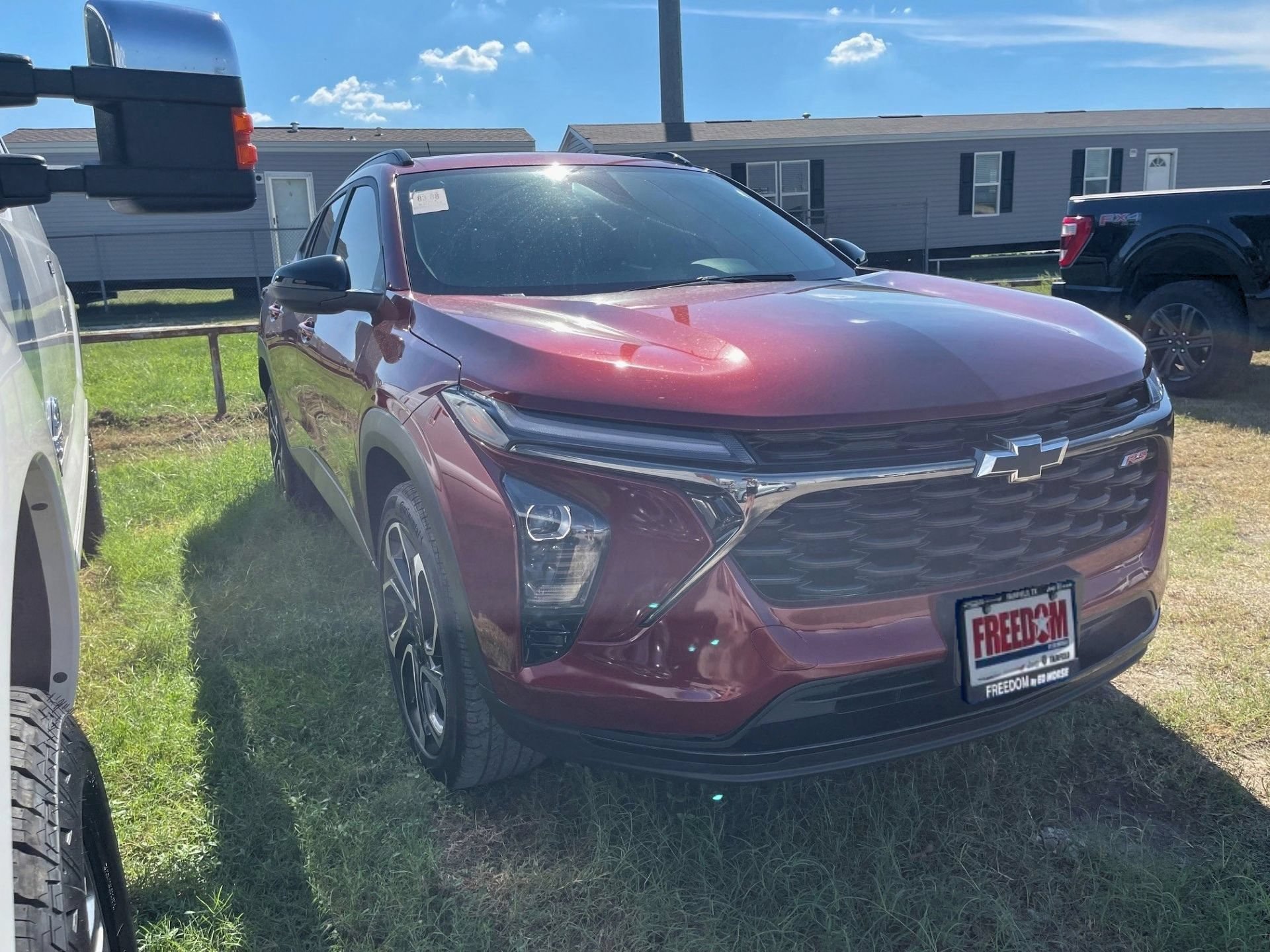 Used 2024 Chevrolet Trax RS w/ Driver Confidence Package FWD image 2