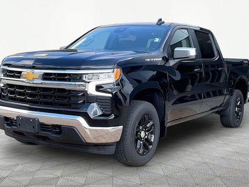 Used 2023 Chevrolet Silverado 1500 LT AWD/4WD image 3