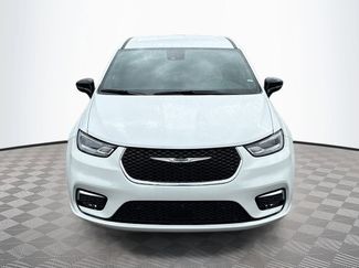 Used 2026 Chrysler Pacifica Select video 2