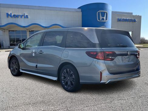 New 2026 Honda Odyssey Touring image 3