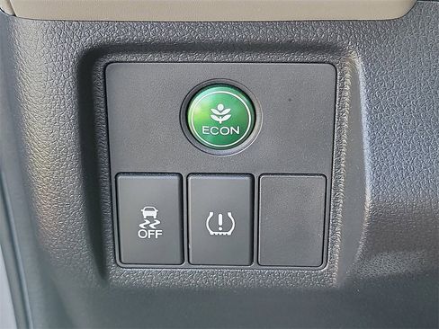 Used 2019 Honda HR-V LX image 14