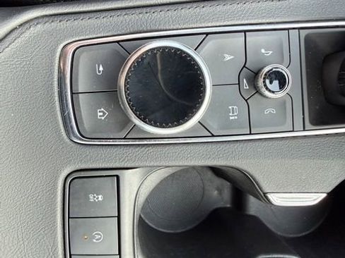 Used 2025 Cadillac XT4 Premium Luxury image 46