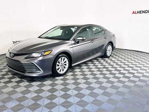 Used 2023 Toyota Camry LE image 7