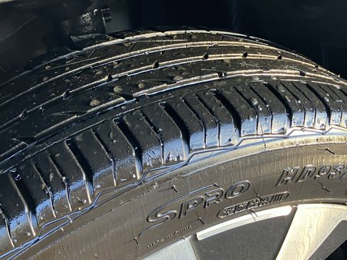 Used 2024 Volkswagen Taos SE image 12