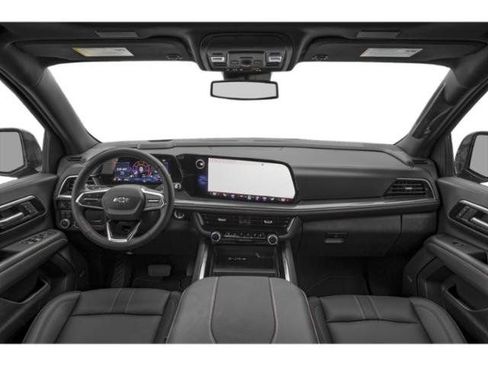 Used 2025 Chevrolet Suburban RST w/ Comfort Package AWD/4WD image 5