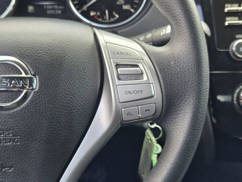 Used 2016 Nissan Rogue S image 26