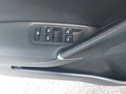 Used 2015 Volkswagen Golf TDI SE FWD image 26