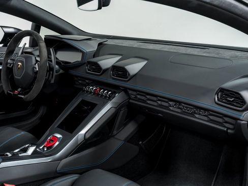 Used 2022 Lamborghini Huracan EVO RWD image 33