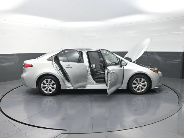 Used 2024 Toyota Corolla LE FWD image 46