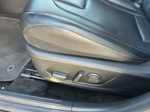 Used 2025 Hyundai Elantra Limited FWD image 16