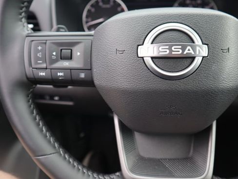 Certified 2025 Nissan Rogue SV image 18