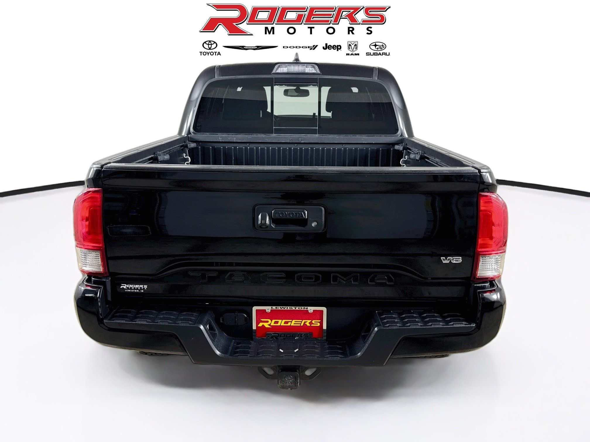 Used 2017 Toyota Tacoma TRD Sport AWD/4WD image 12