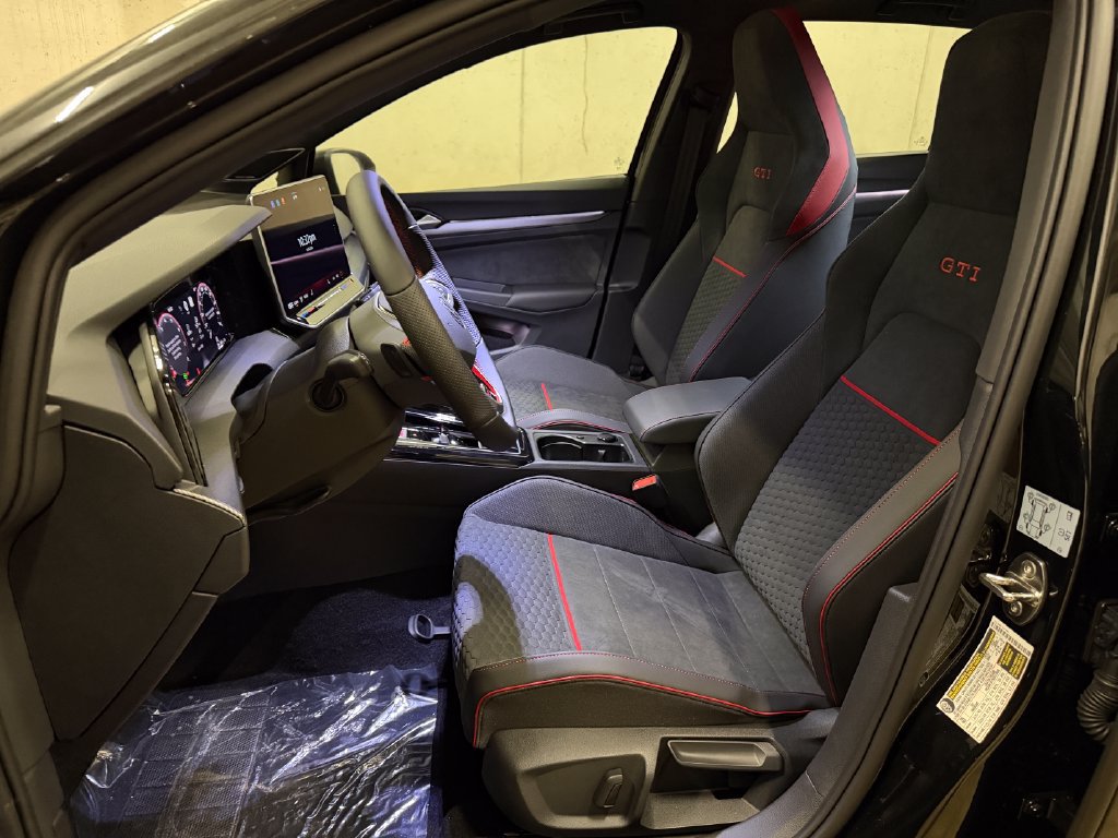New 2026 Volkswagen GTI SE FWD image 11