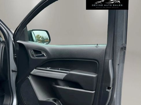 Used 2022 Chevrolet Colorado LT w/ Safety Package image 23