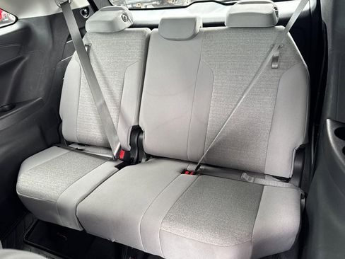 Used 2025 Toyota Sienna LE w/ LE Plus Package AWD/4WD image 11