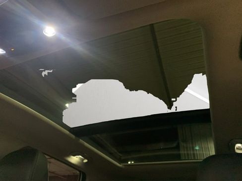 Used 2023 Kia Sorento SX image 16