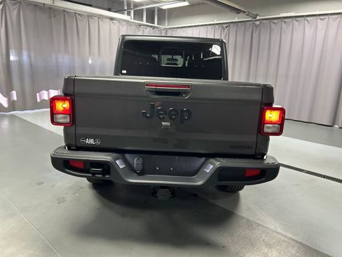 Used 2021 Jeep Gladiator Sport image 6