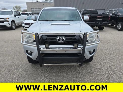 Used 2012 Toyota Tacoma 4x4 Access Cab V6 w/ TRD Sport Pkg image 2