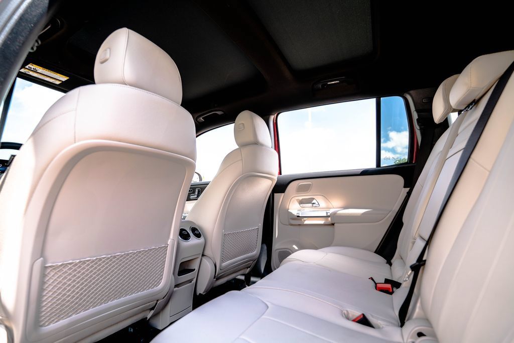 Used 2026 Mercedes-Benz GLB 250 4MATIC image 33