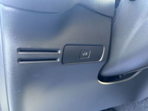 New 2026 Volvo XC40 B5 Plus w/ Protection Package Premier image 17