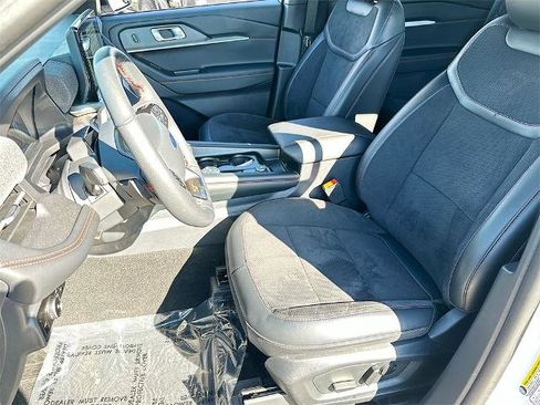 Certified 2025 Ford Explorer ST image 21