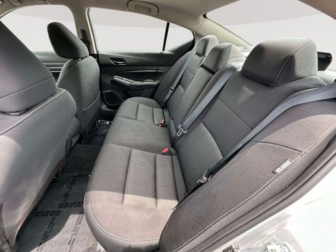 Used 2024 Nissan Altima 2.5 SV FWD image 29