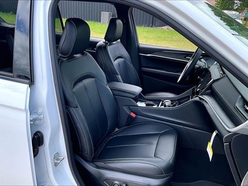 New 2026 Jeep Grand Cherokee L Limited RWD image 11