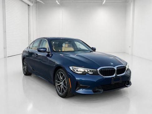 Used 2019 BMW 330i Sedan w/ Driving Assistance Package RWD image 4