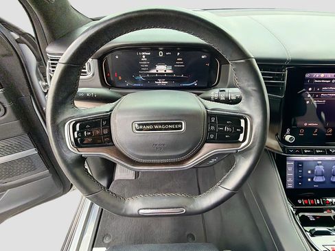 Used 2022 Jeep Grand Wagoneer Series II image 40