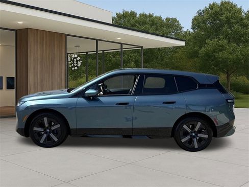 Used 2025 BMW iX xDrive50 w/ Sport Package image 9