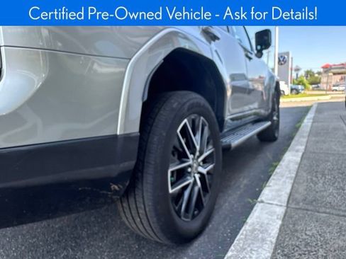 Used 2024 Lexus GX 550 w/ Accessory Package (2T) AWD/4WD image 22