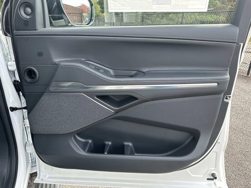 New 2025 Lincoln Navigator L Reserve w/ Jet Appearance Package image 14