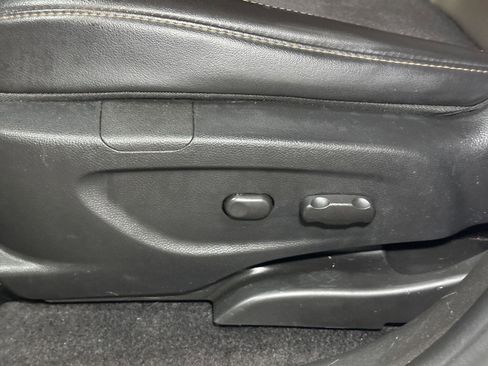 Used 2019 Chevrolet Trax LT w/ LT Convenience Package image 23