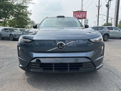 New 2025 Volvo EX90 Ultra image 2