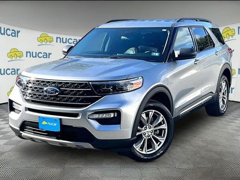 Used 2023 Ford Explorer XLT w/ Equipment Group 202A AWD/4WD image 12