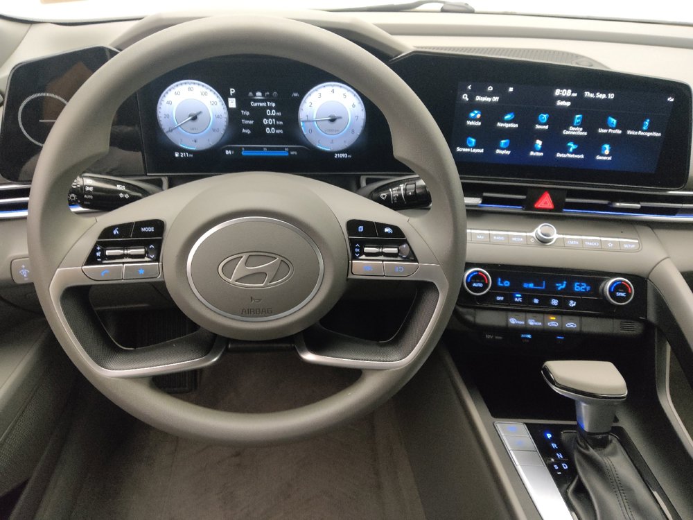 Used 2024 Hyundai Elantra SEL FWD image 22