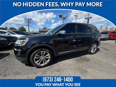 Used 2019 Ford Explorer XLT w/ Equipment Group 202A AWD/4WD image 1
