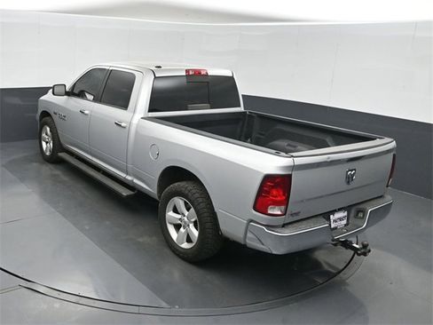 Used 2017 RAM 1500 Classic SLT image 32