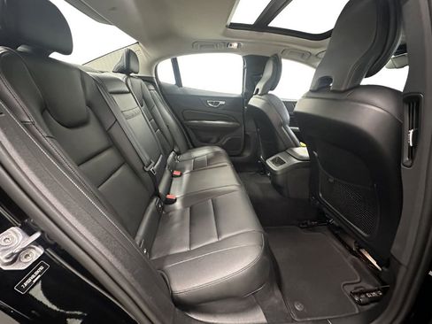 Used 2020 Volvo S60 T5 Momentum FWD image 14