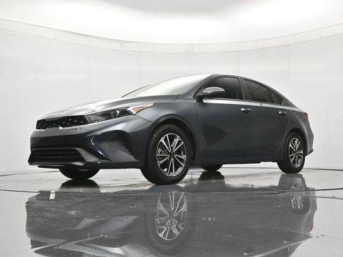 Used 2023 Kia Forte LXS FWD image 36