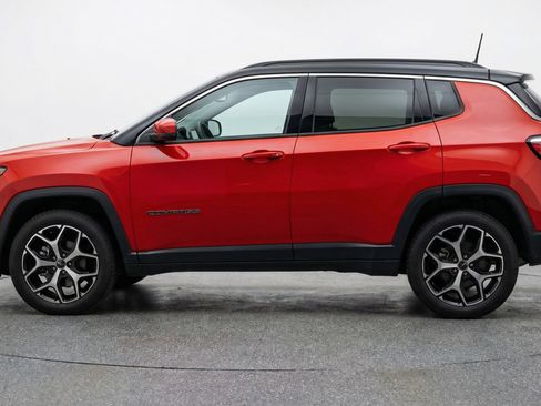 Used 2025 Jeep Compass Limited image 5
