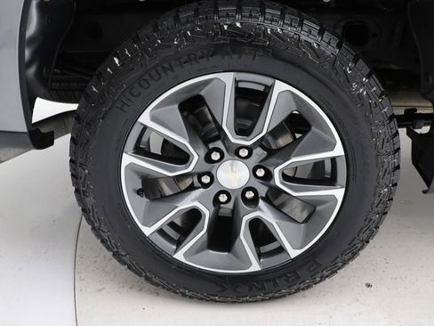 Used 2024 Chevrolet Silverado 1500 LT image 10