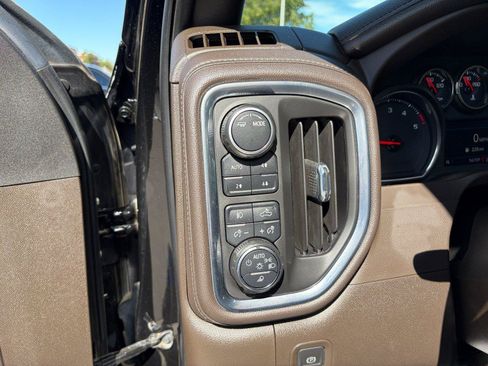 Used 2022 Chevrolet Silverado 3500 LTZ AWD/4WD image 10