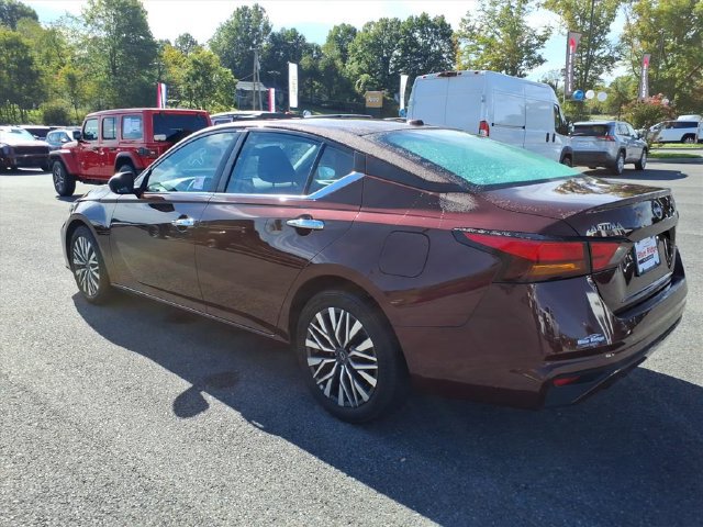 Used 2025 Nissan Altima 2.5 SV FWD image 10