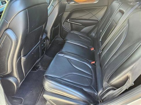 Used 2019 Lincoln MKC Reserve image 19